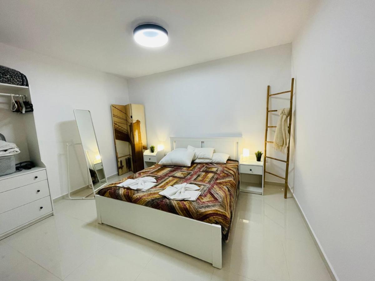Haris White Apartment Roussospítion Exterior foto